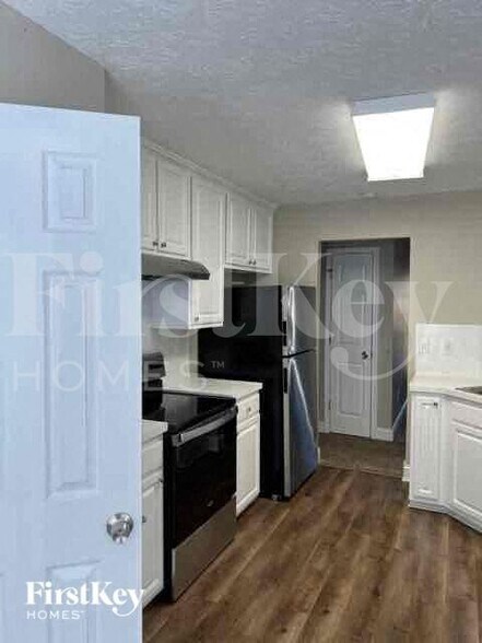 Building Photo - 506 Oxford Ridge