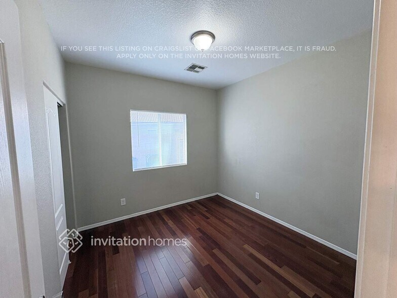 Building Photo - 2509 N Silverado