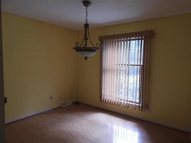 Building Photo - 401 Loudon Rd