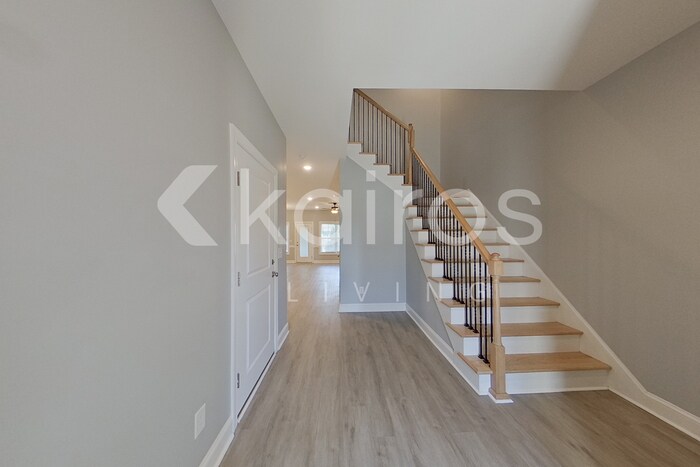 Building Photo - 3713 Oak Leaf Wy