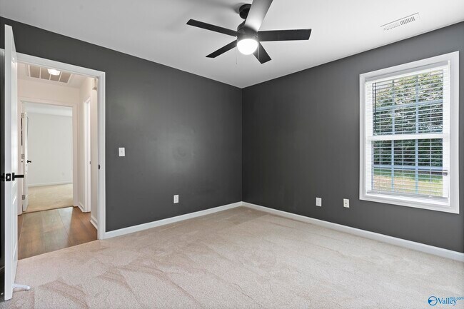 Building Photo - 122 Emory Dr