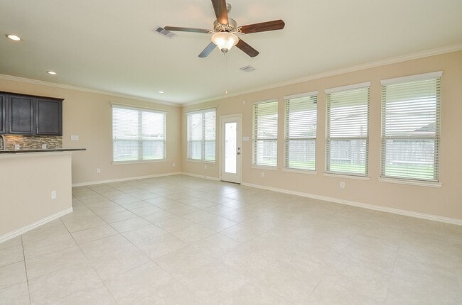 Building Photo - Gorgeous 4-bedroom home!
