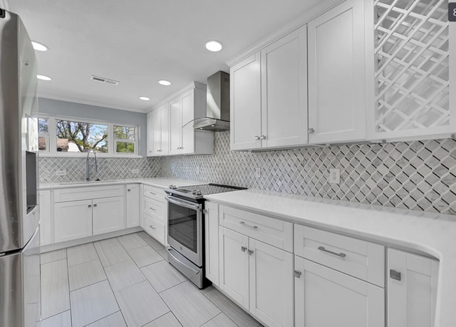 Building Photo - 4265 Brentwood St