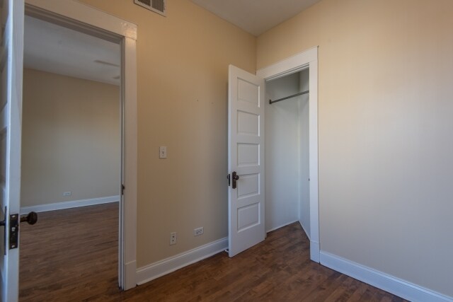 Building Photo - 2475 W Pensacola Ave