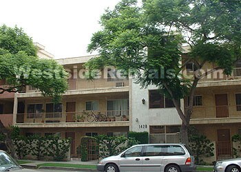 Building Photo - 1420 Rexford Dr