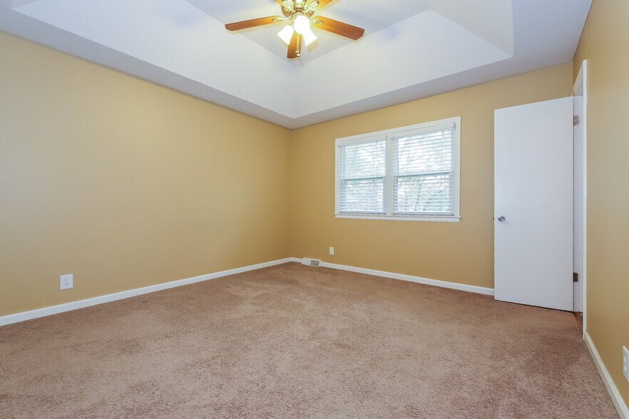 Building Photo - 9915 Westgate Ln