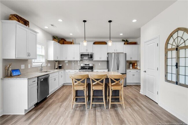 Building Photo - 173 London Dr