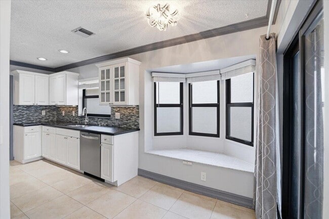 Building Photo - 21583 Villa Nova Dr