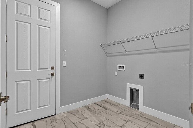 Building Photo - 70 Bannbury Ln