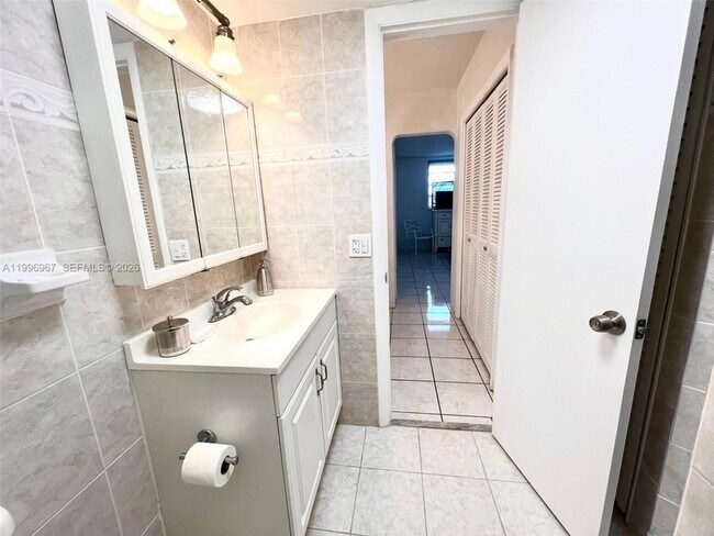 Building Photo - 3030 Marcos Dr