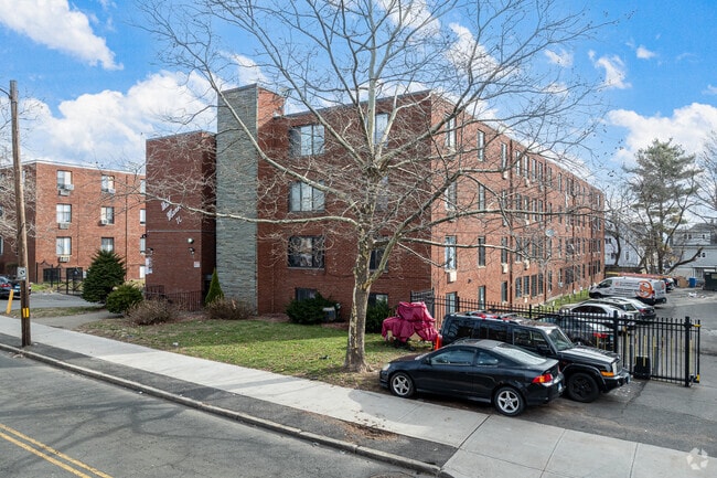 Building Photo - 76 Webster