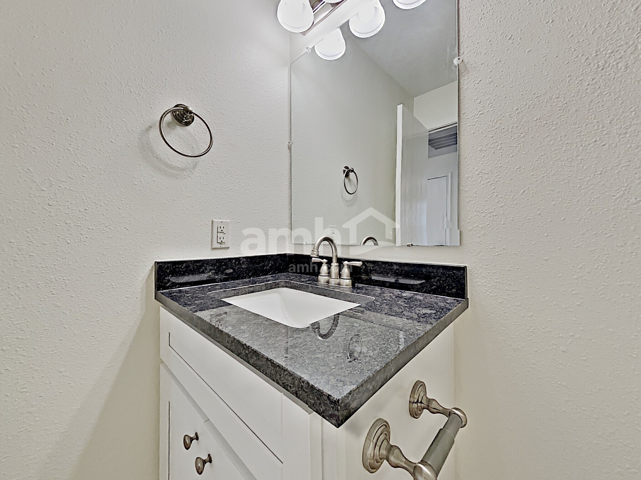 Building Photo - 6830 Shallow River Ct