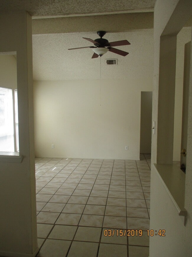 Building Photo - 6333 Northway Dr