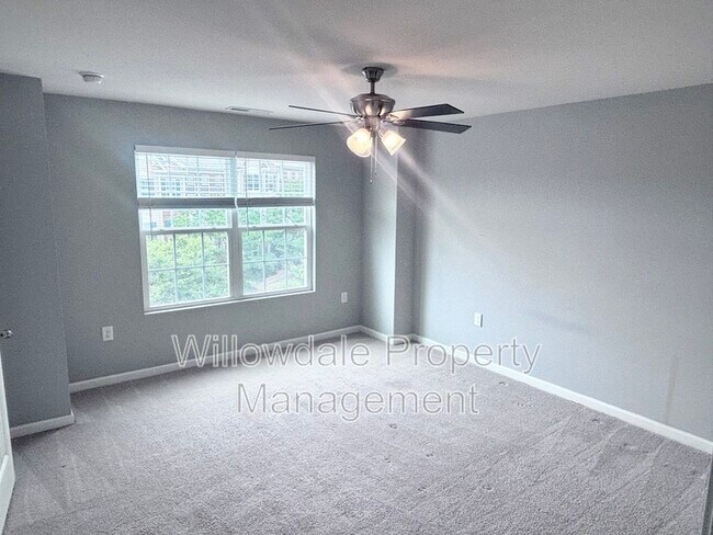 Building Photo - 6002 Kentworth Dr