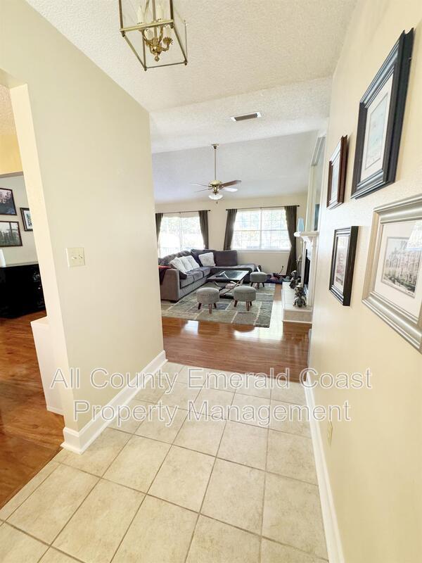 Building Photo - 1126 Bay Ct