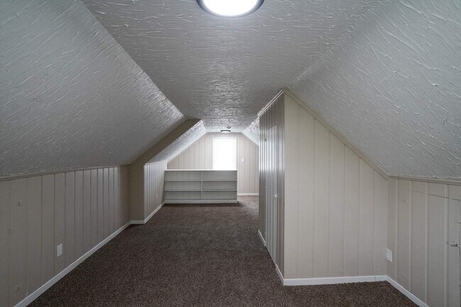 Building Photo - Freshly Renovated 3-Bedroom Home – Quality...
