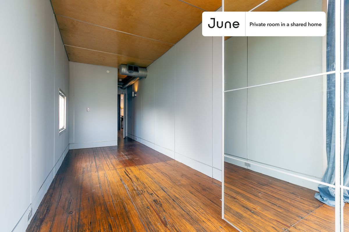 Building Photo - Room in Shared 6 bed/6 bath home