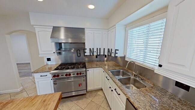 Building Photo - 1224 W Balboa Blvd