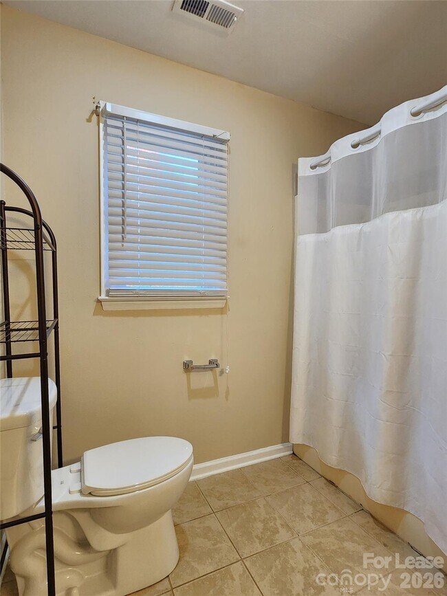 Building Photo - 417 Wintergreen Ct