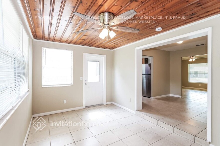 Building Photo - 703 Leisure Ave