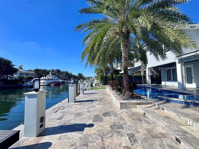 Building Photo - 1744 SE 9th St