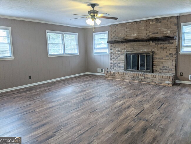 Building Photo - 6096 Shallow Creek Ln
