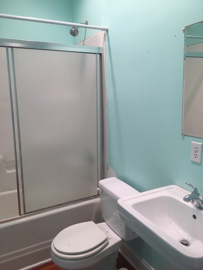 Building Photo - 17 Felix St