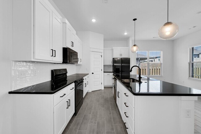 Building Photo - Brand New Home Waiting For you!