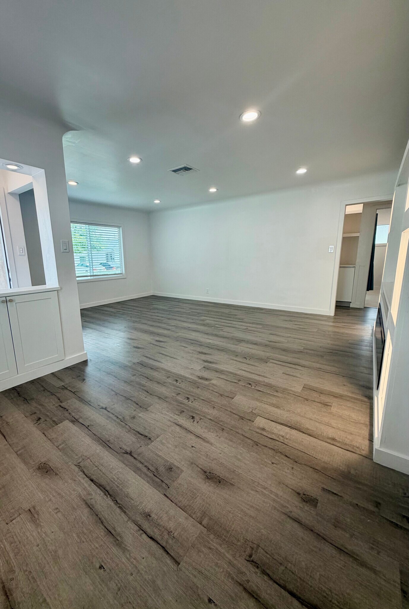 Building Photo - 4225 Tuller Ave