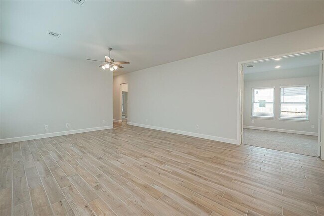 Building Photo - 213 McCrea Ct