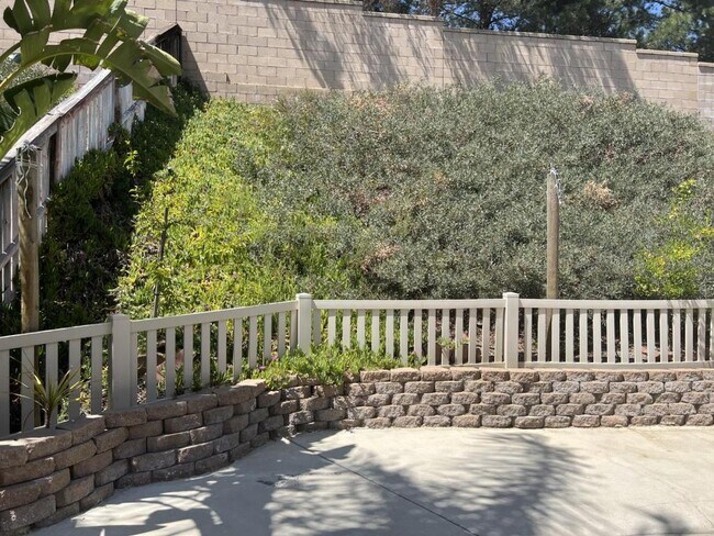 Building Photo - 27749 Hackberry St