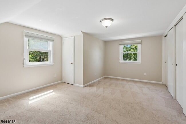 Building Photo - 124 Holmes Oval S