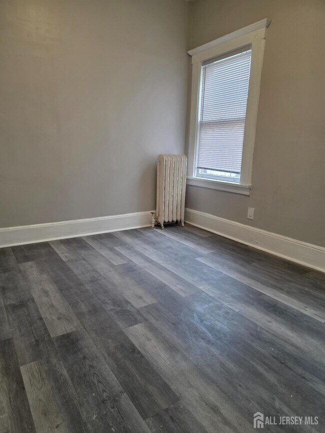 Building Photo - 473 N Grove St