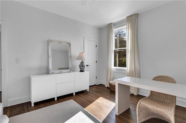 Building Photo - 88 Peachtree Memorial Dr NW