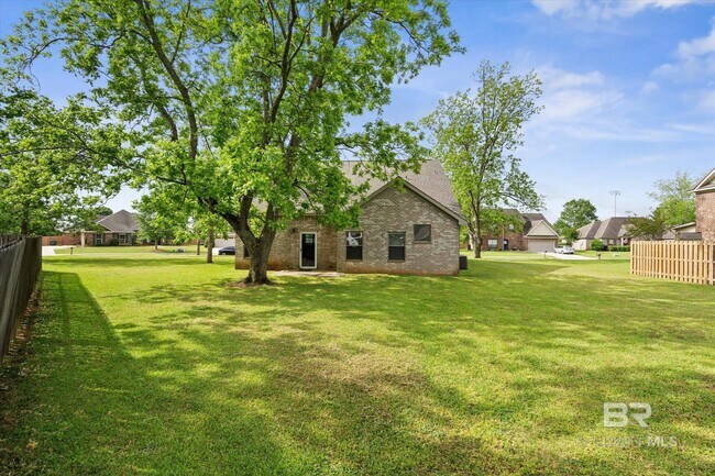 Building Photo - 8795 Bainbridge Dr