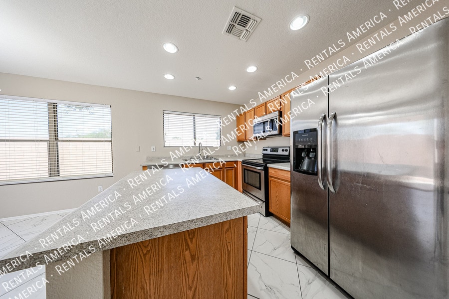 Building Photo - 1404 S Crossbow Ct
