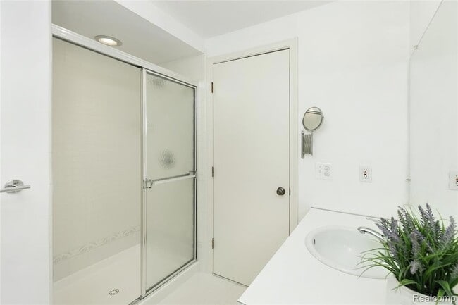 Building Photo - 1360 Bramblebush Run