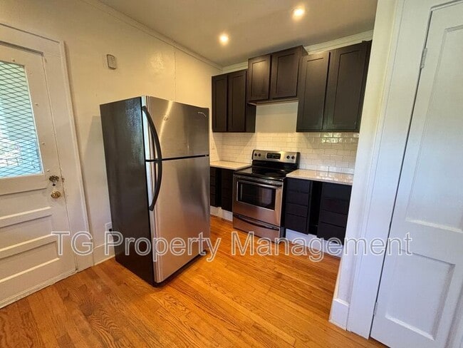 Building Photo - 3522 Pine St