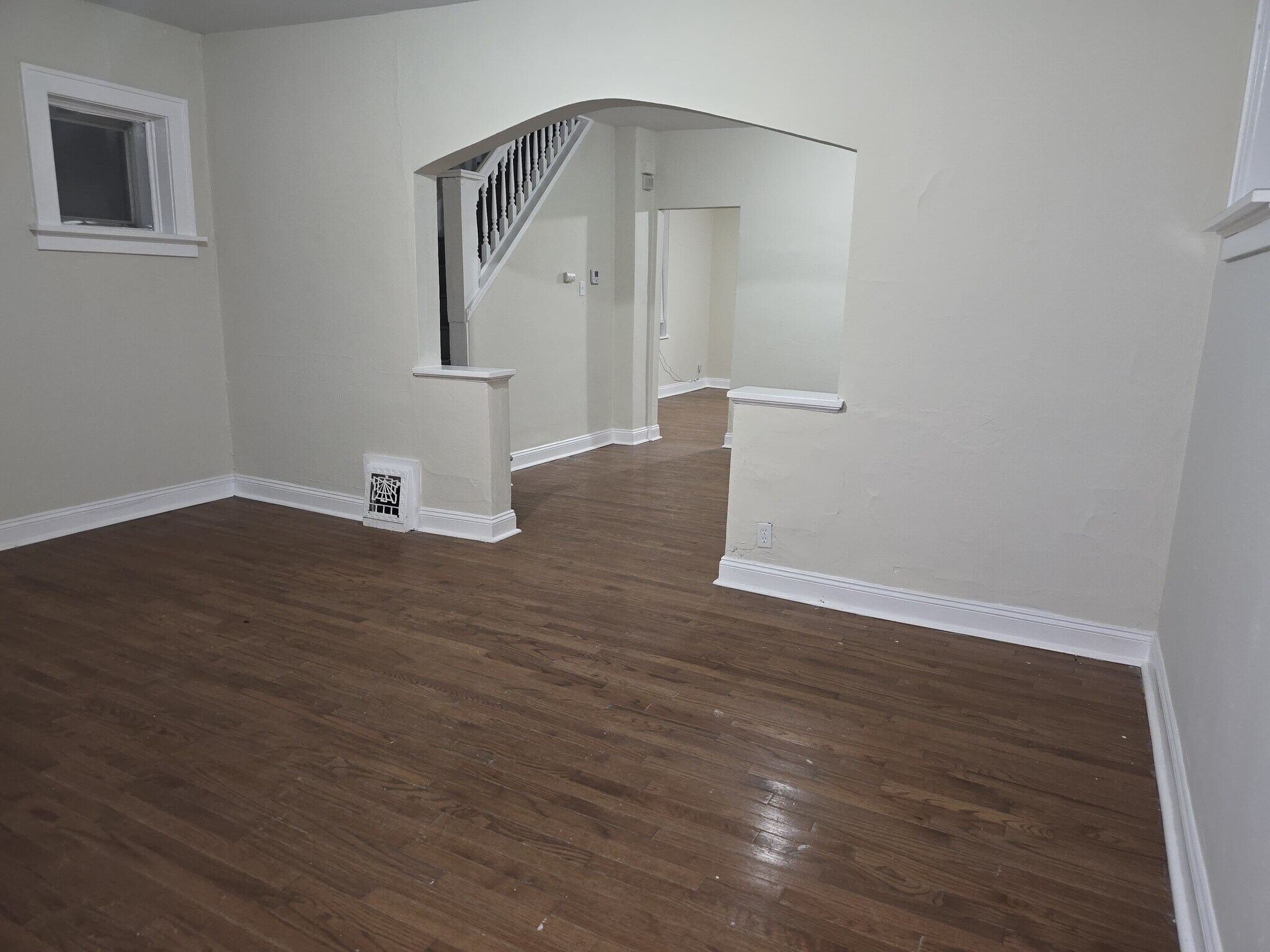 Building Photo - 7707 Vermont Ave