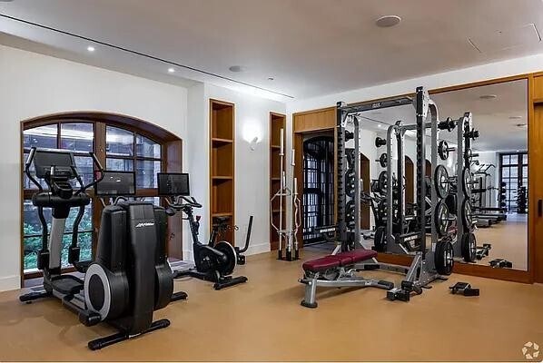 Building Photo - 100 Vandam St