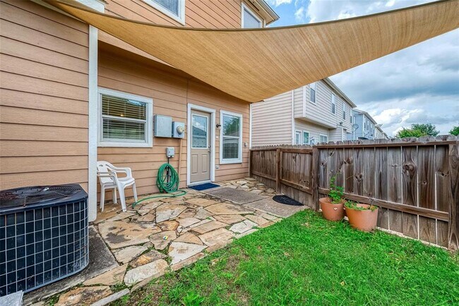 Building Photo - 3422 Glenmore Meadow Dr