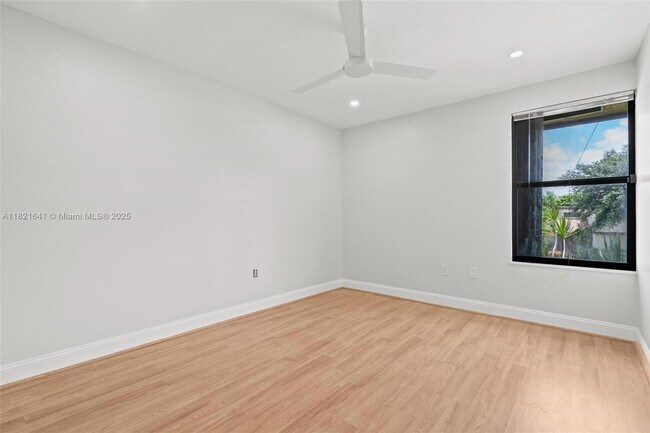 Building Photo - 9148 SW 129th Ln