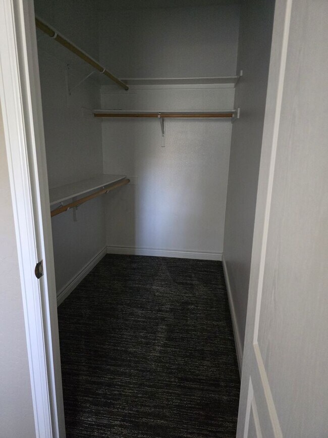 Building Photo - Beautiful 3-Bedroom Home with Scenic Views in the Redlands