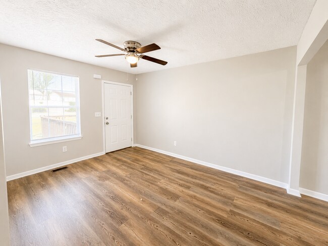 Building Photo - 804 Forest Dale Ln
