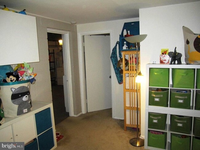 Building Photo - 3913 Moss Dr