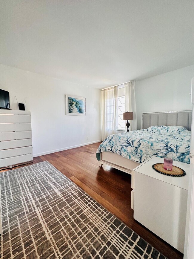 Building Photo - 1391 S Ocean Blvd