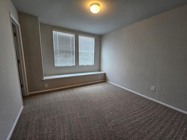 Building Photo - 110 Lavender Ln