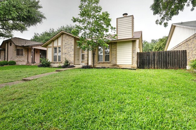 Building Photo - 13706 Winding Hill