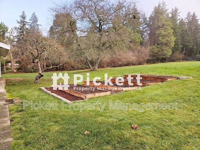 Building Photo - 9062 Tracyton Blvd NW