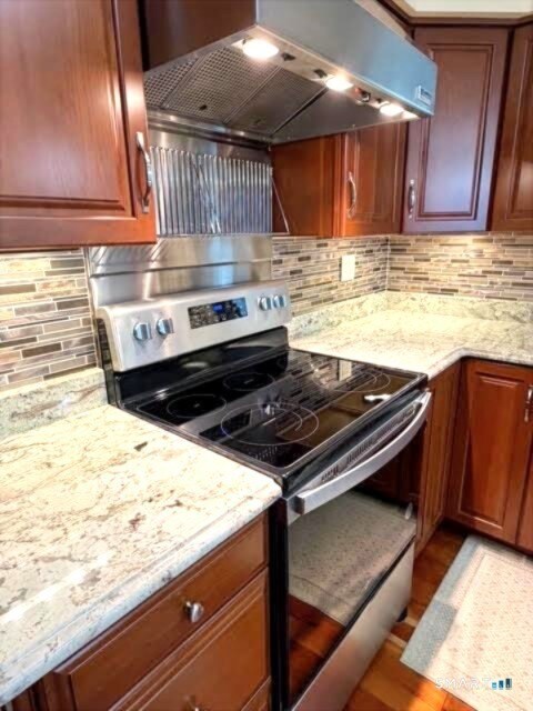 Building Photo - 16 Clearview Dr